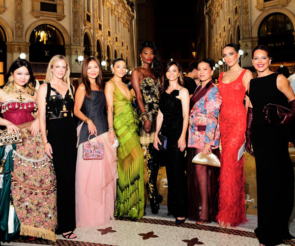 Emmanuele Louza, única brasileira do Vogue 100, prestigia Vogue World em Milão